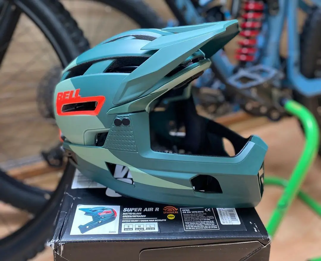 Downhill Helm Test